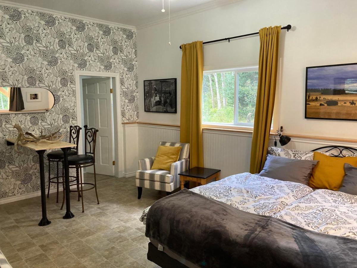 Вилла Battle Creek Ranch, Wells Gray Park Клируотер Экстерьер фото